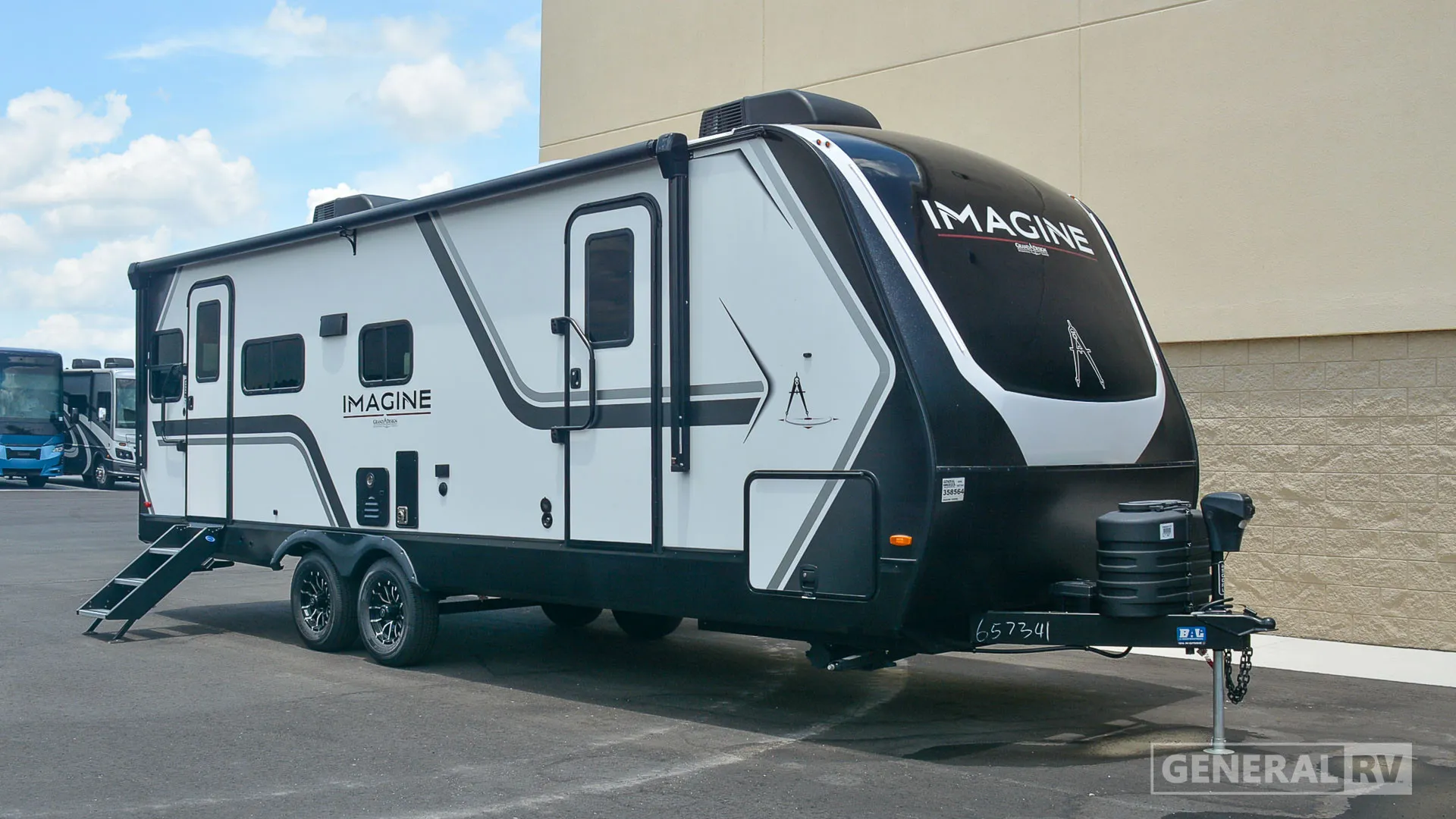 2026 Grand Design Imagine 2500RL - Photo 2