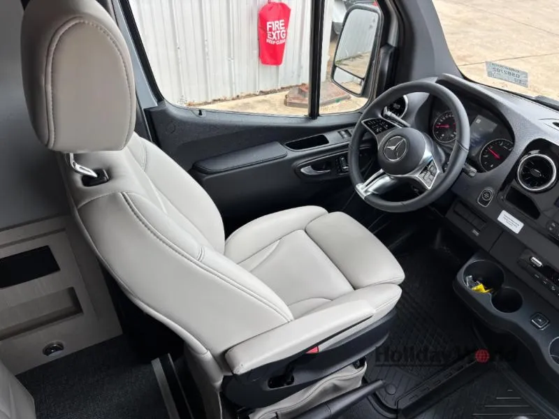 2027 Grech RV Strada-ion AWD LOUNGE - Photo 4
