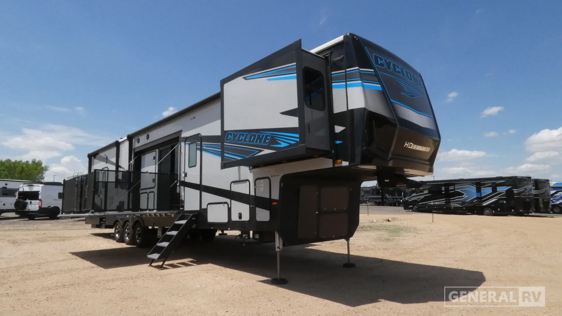 2023 Heartland Cyclone 4270 - Photo 2
