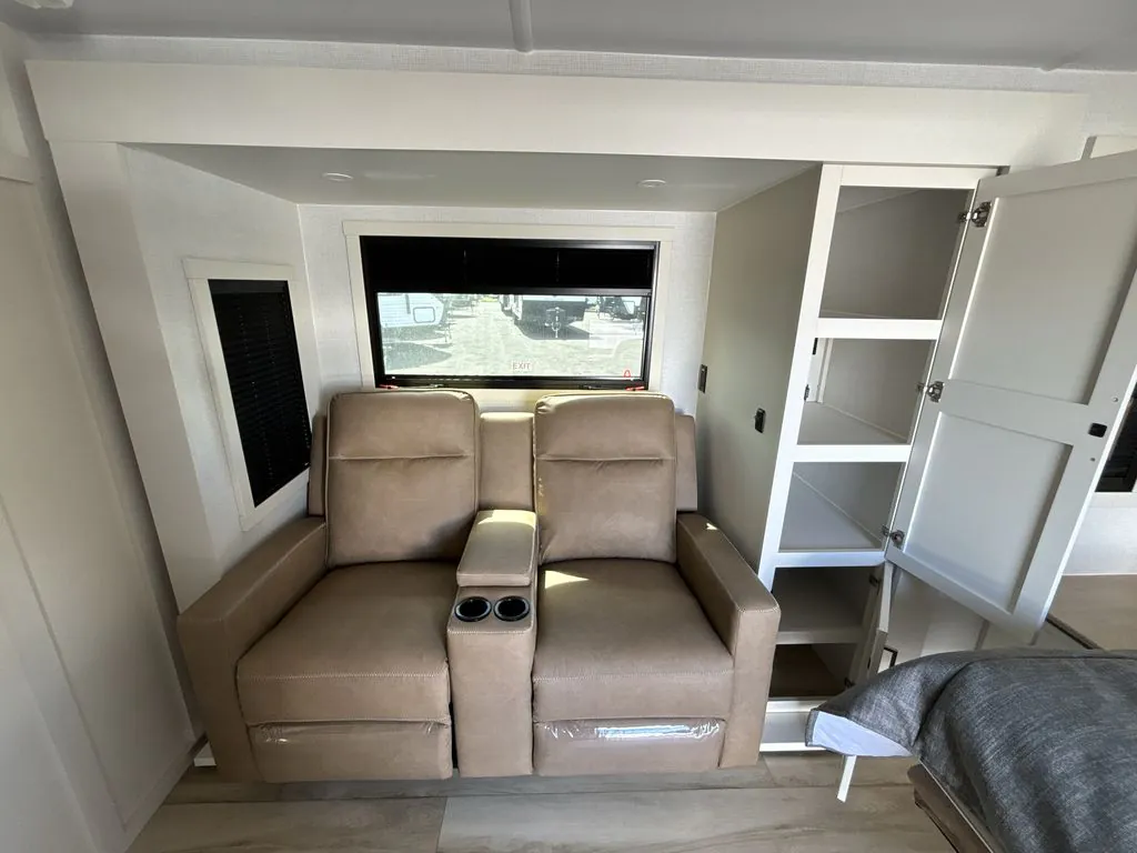2026 Brinkley Model Ix 20X, Photos photo 17