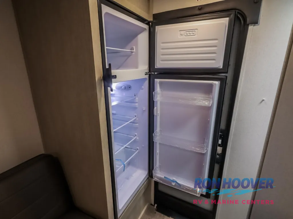 2026 Shasta Compact 17LB, Photos photo 11