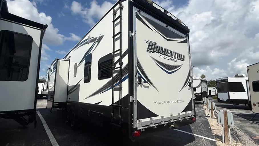 2015 Grand Design Momentum 350M - Photo 4