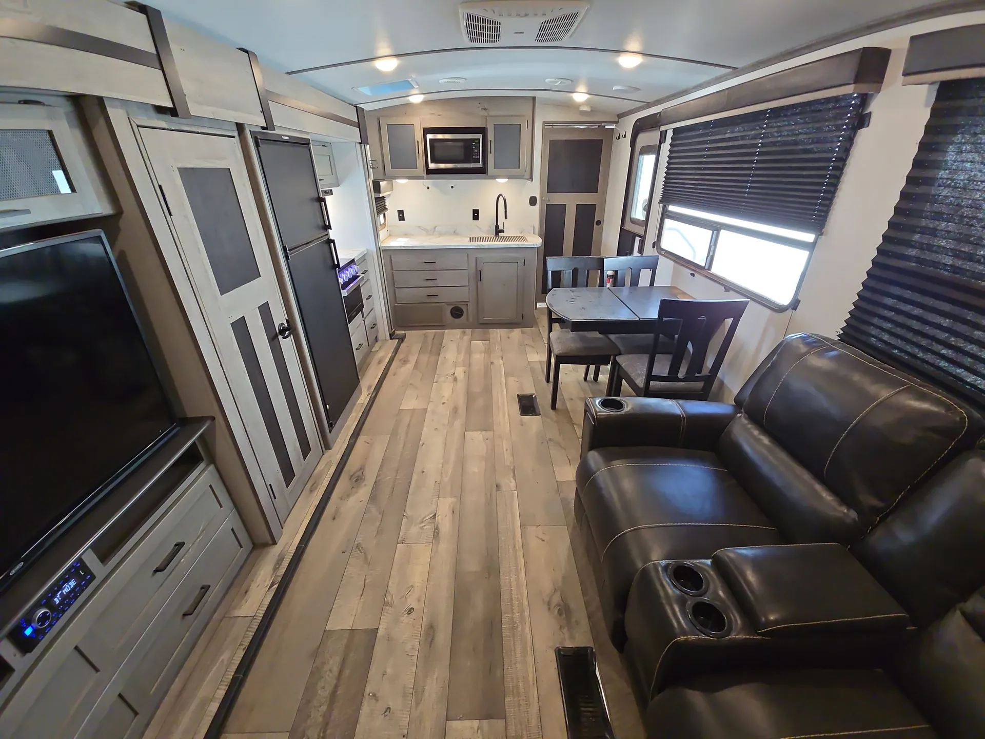2021 Keystone Outback Ultra-Lite 280URB — living area main
