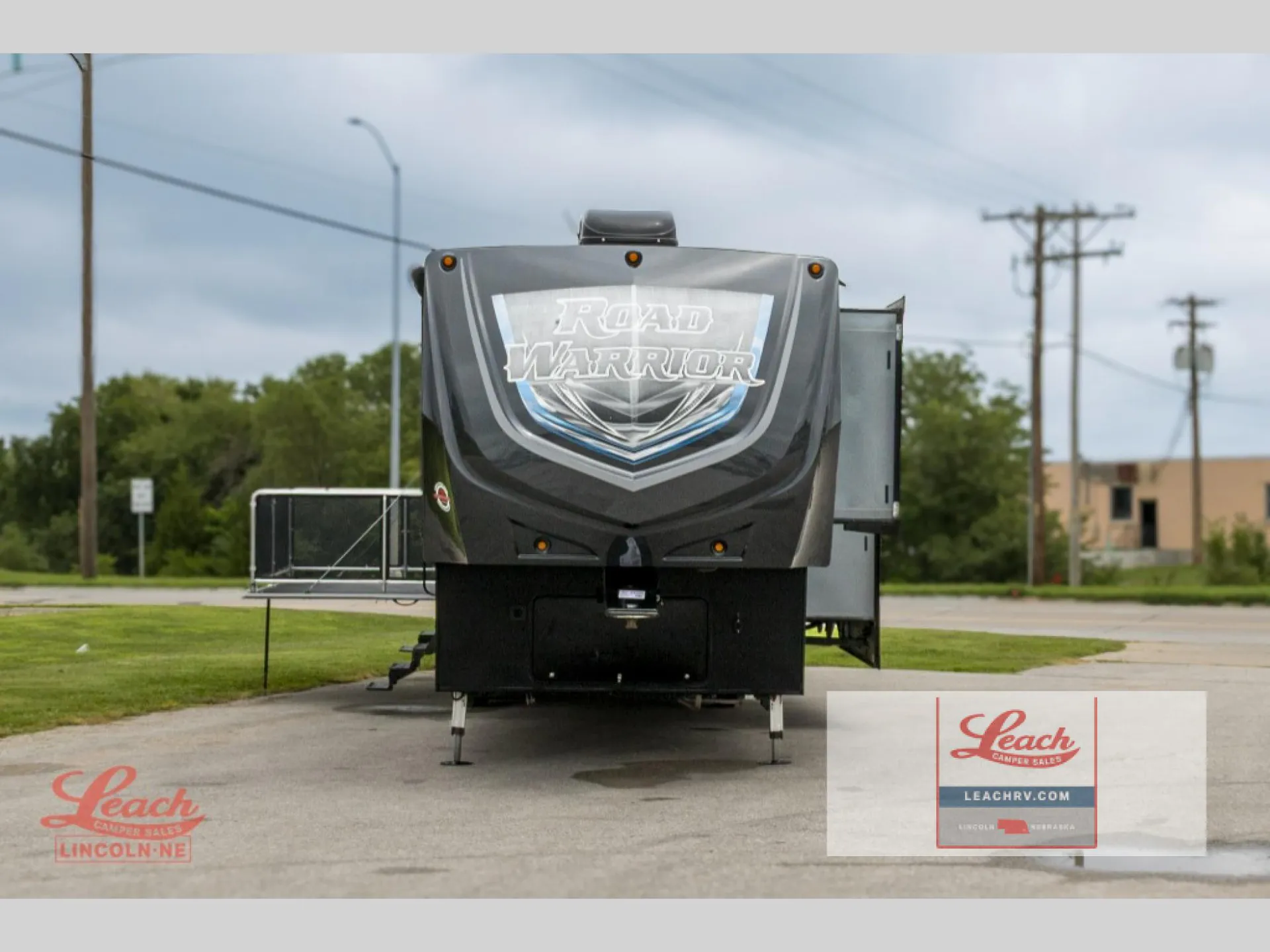 2017 Heartland Road Warrior 427 - Photo 3