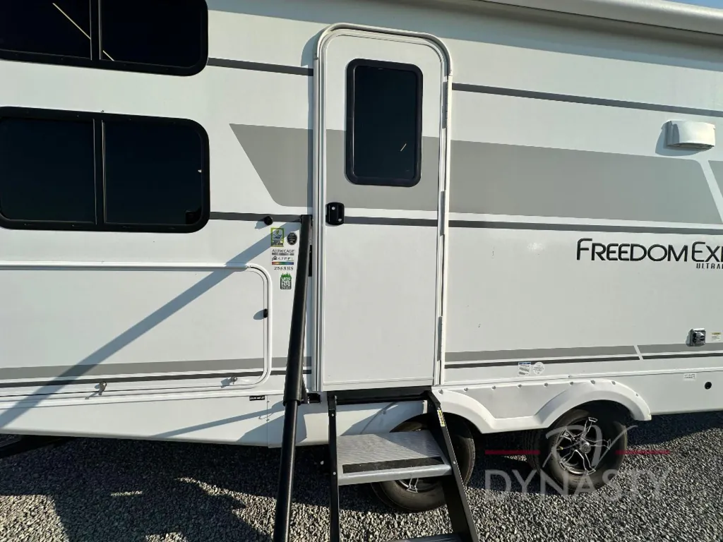 2025 Coachmen Freedom Express Ultra Lite 258BHS, Photos photo 20