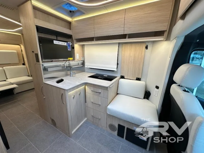 2026 Leisure Travel Unity U24RL - Photo 3