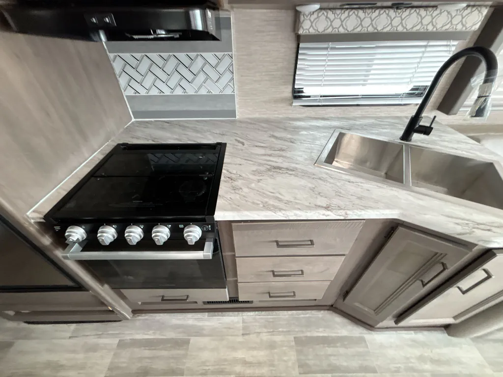 2023 Thor Motor Coach Freedom Traveler A29, Photos photo 10