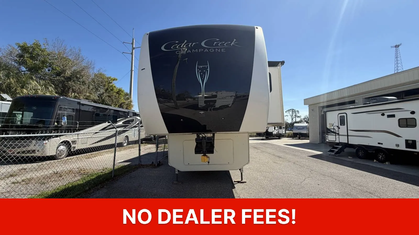 2021 Cedar Creek Champagne Edition 38EL - Photo 4