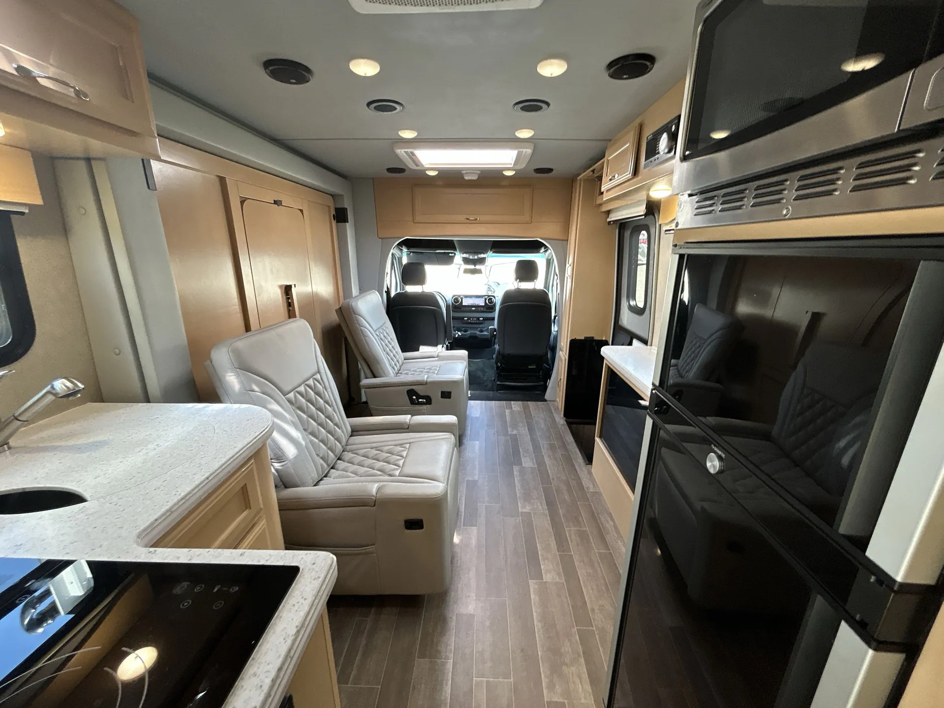 2019 Regency Ultra Brougham 25MB — living area main