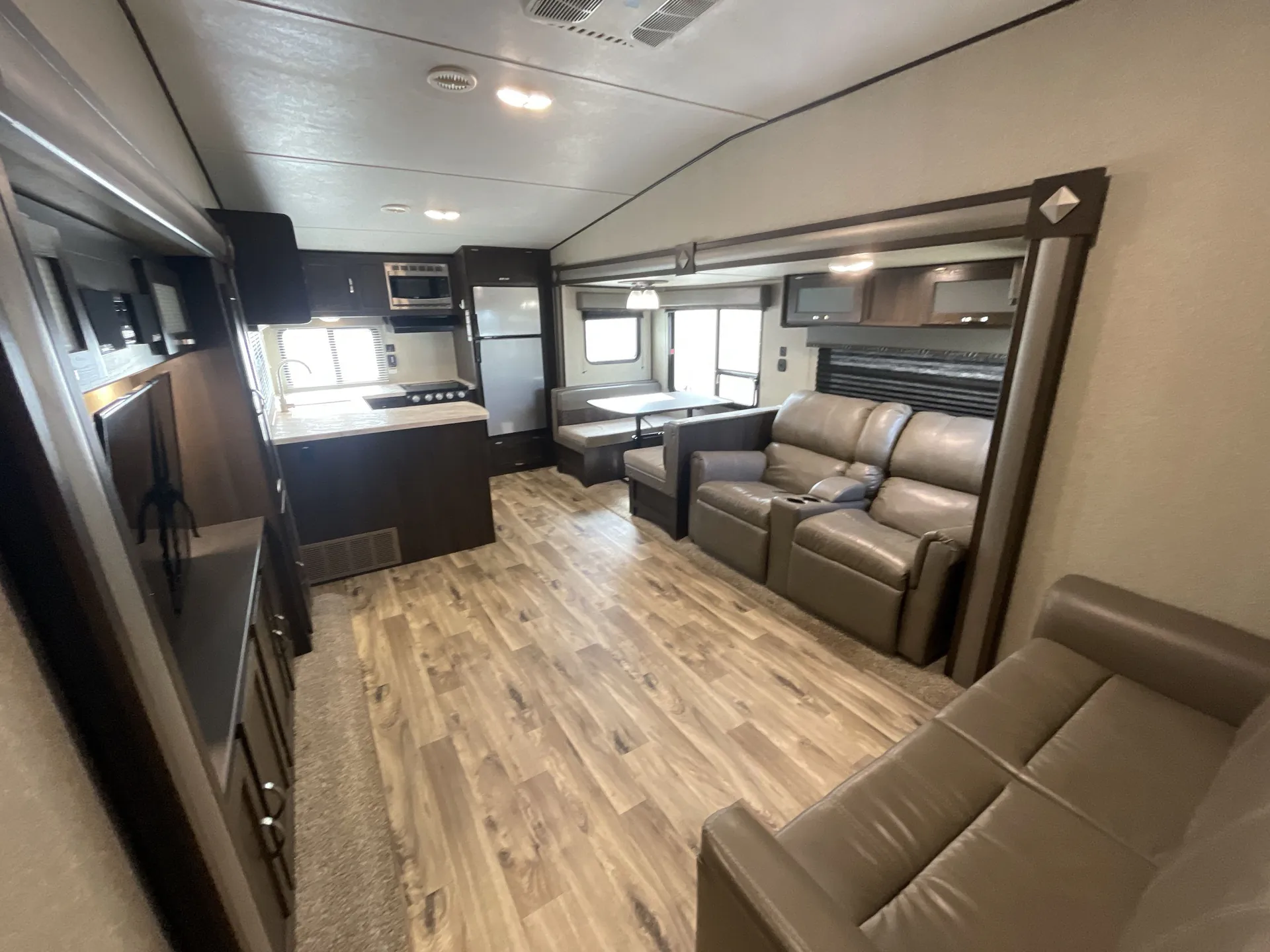 2019 Keystone Springdale 302FWRK — living area main