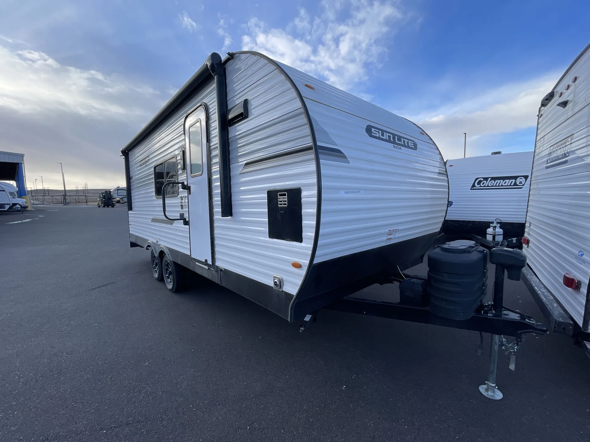 2024 sunset park rv Sun-Lite 24TH - Photo 2