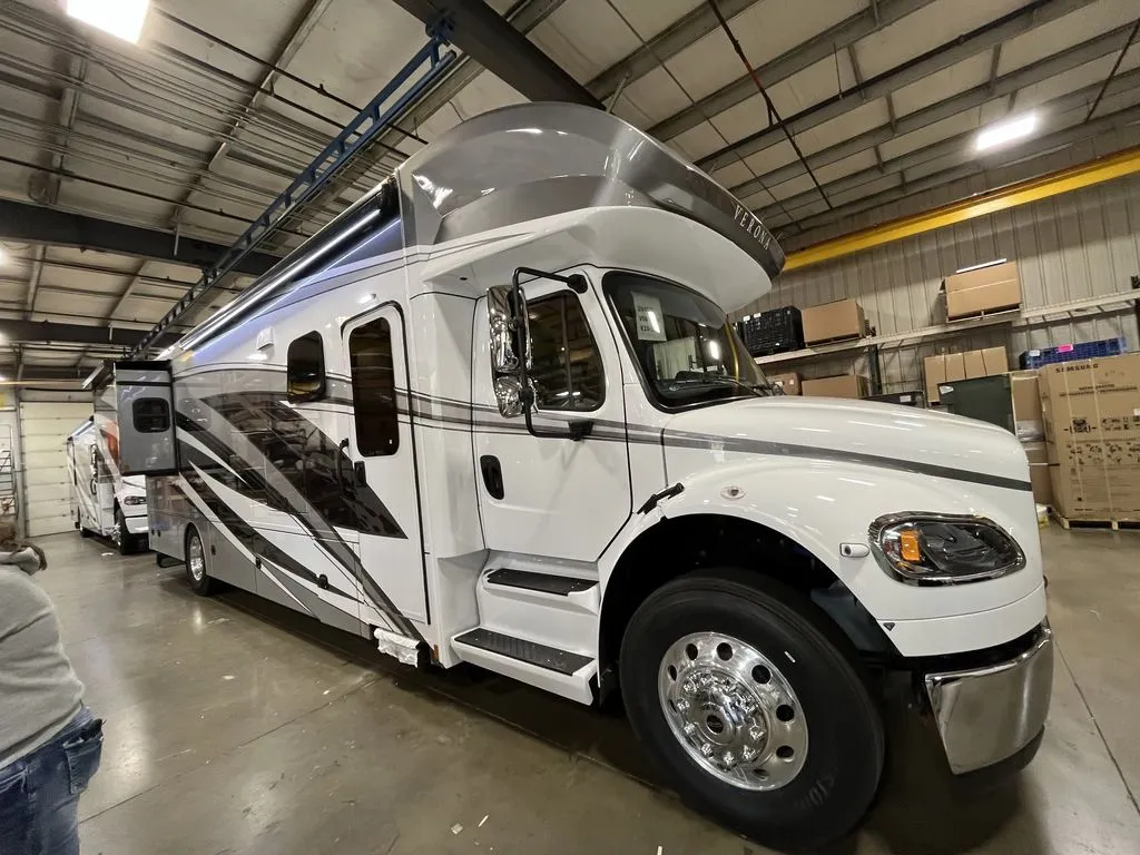 2025 Renegade RV Verona 36VSB - Photo 2