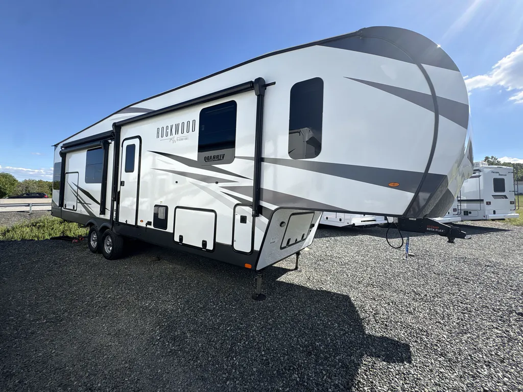2024 Forest River Rockwood Signature 372RL, Photos photo 5
