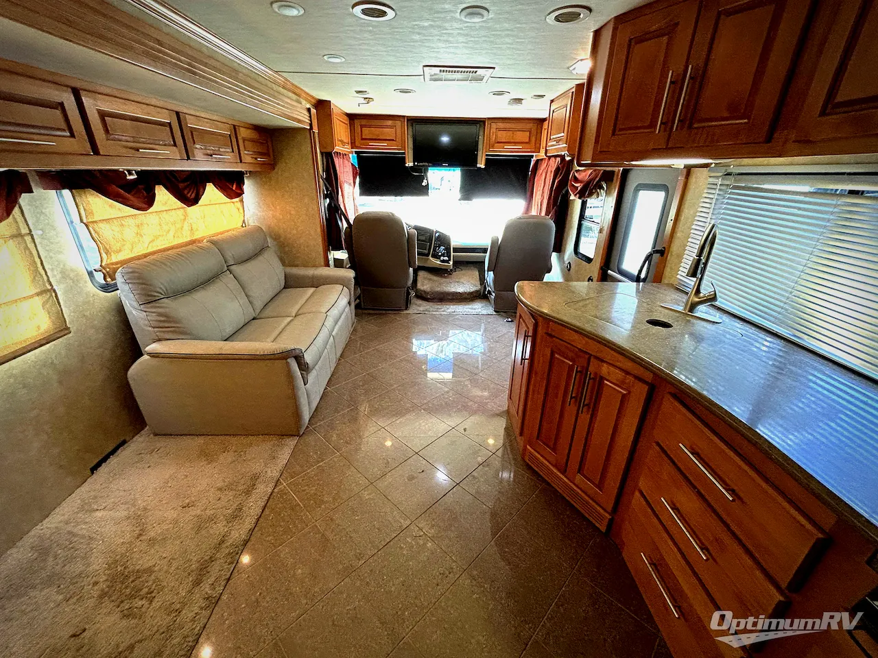 2013 Coachmen Encounter 37FW dealer photo 4 from Optimum RV
