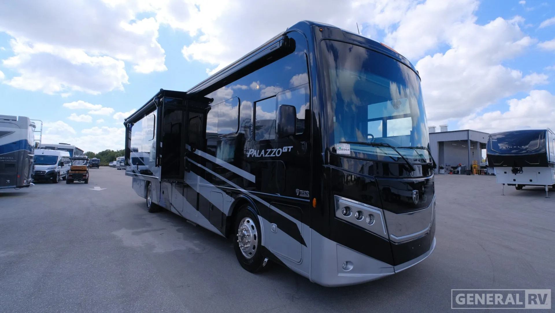 2026 Thor Motor Coach Palazzo GT 37.4 - Photo 2