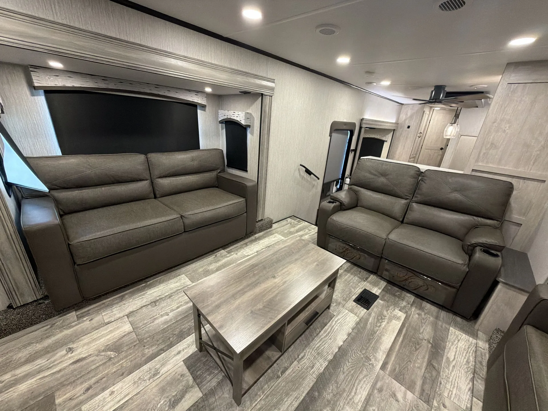 2022 Forest River Sandpiper 391FLRB — living area main