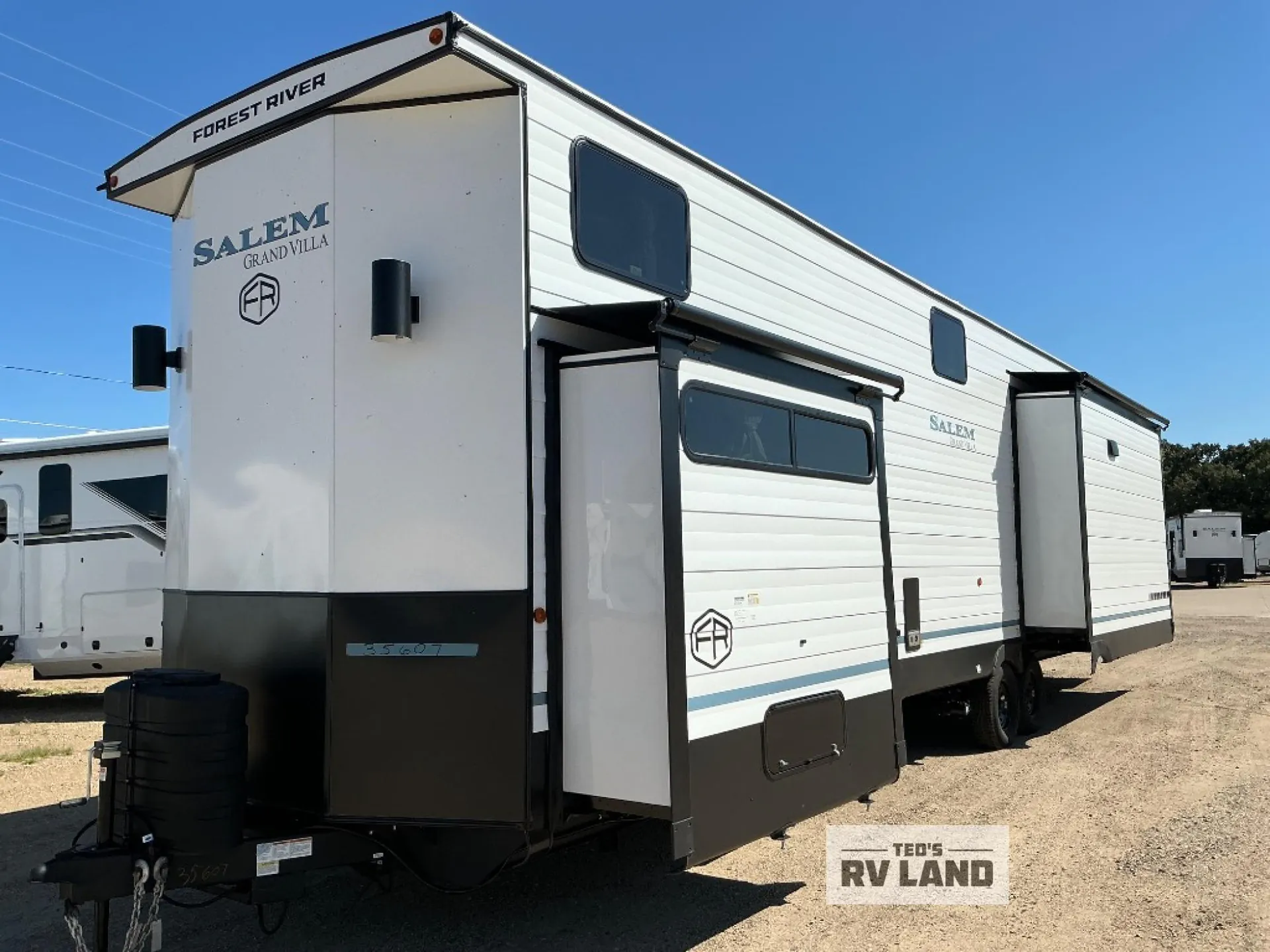 2027 Forest River Salem Grand Villa 42DL - Photo 4