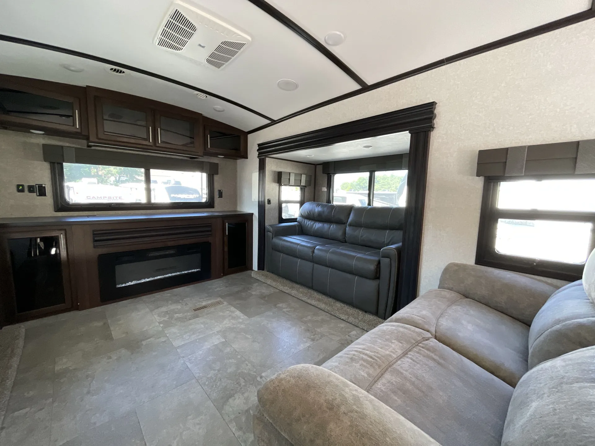 2018 Jayco North Point 387RDFS — living area main