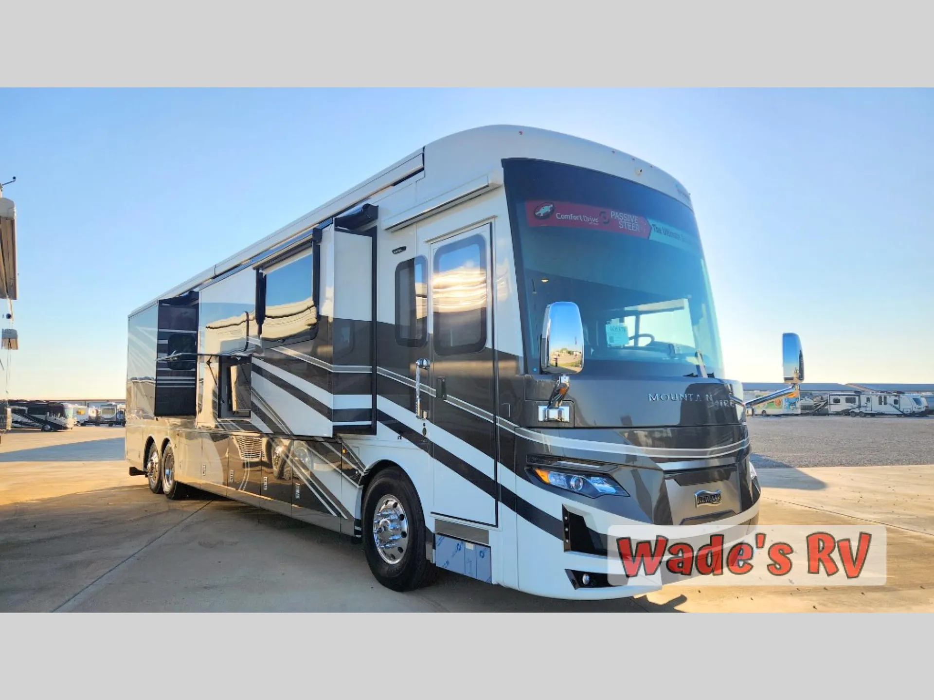 2027 Newmar Mountain Aire 4551