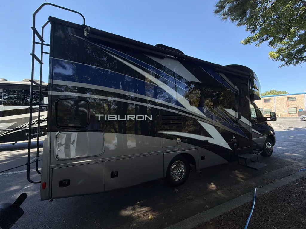 2021 Thor Motor Coach Tiburon 24FB, Photos photo 28