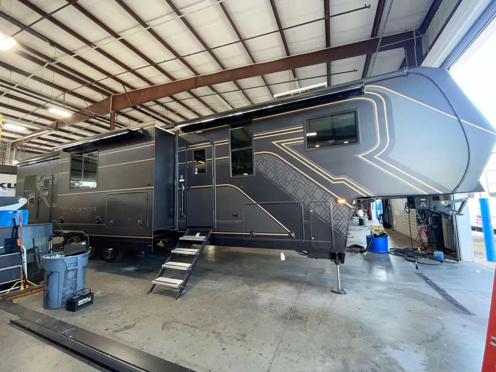 2026 Keystone Raptor 441, Photos photo 5