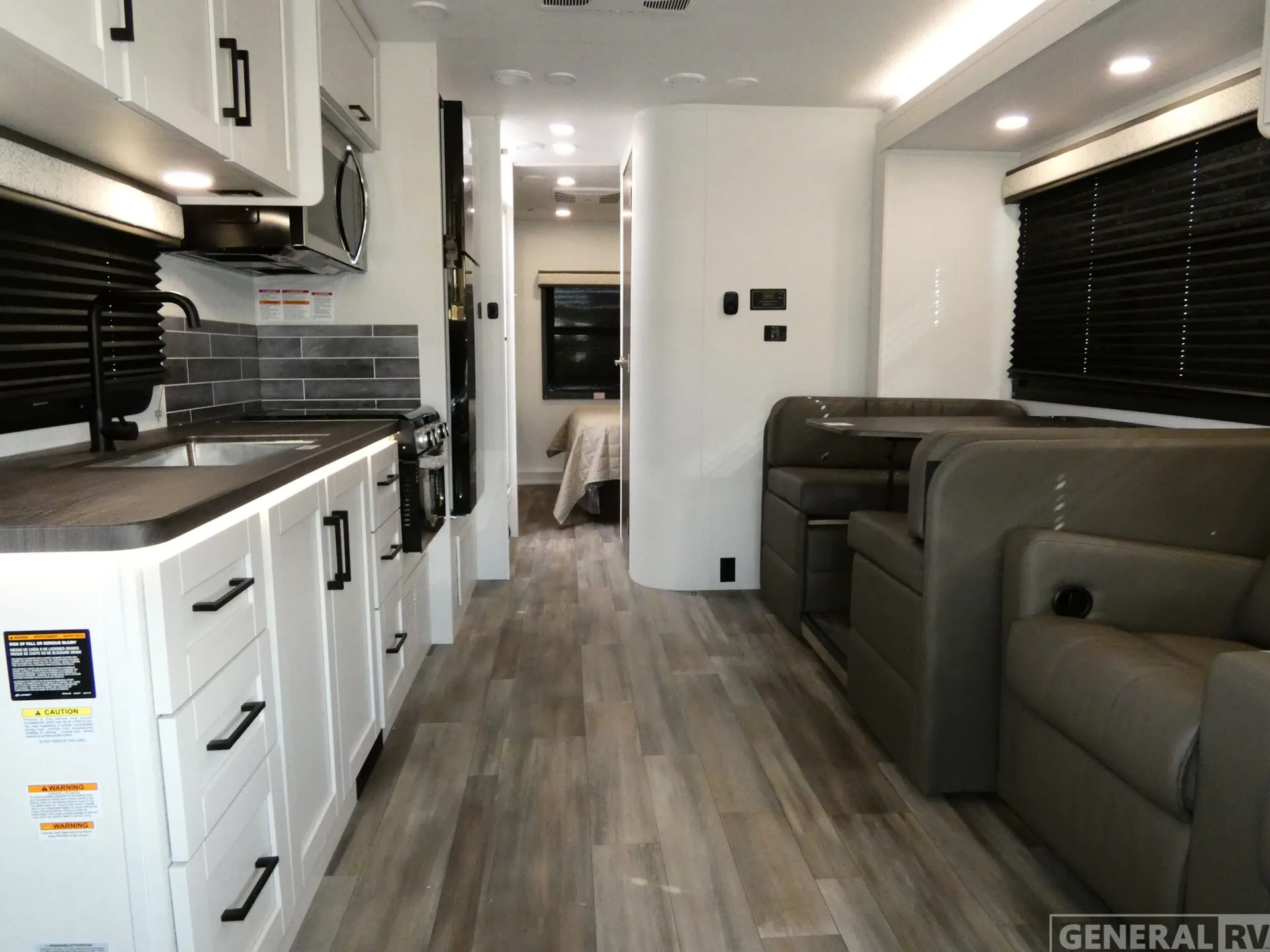 2026 Entegra Coach Odyssey 29V - Photo 3
