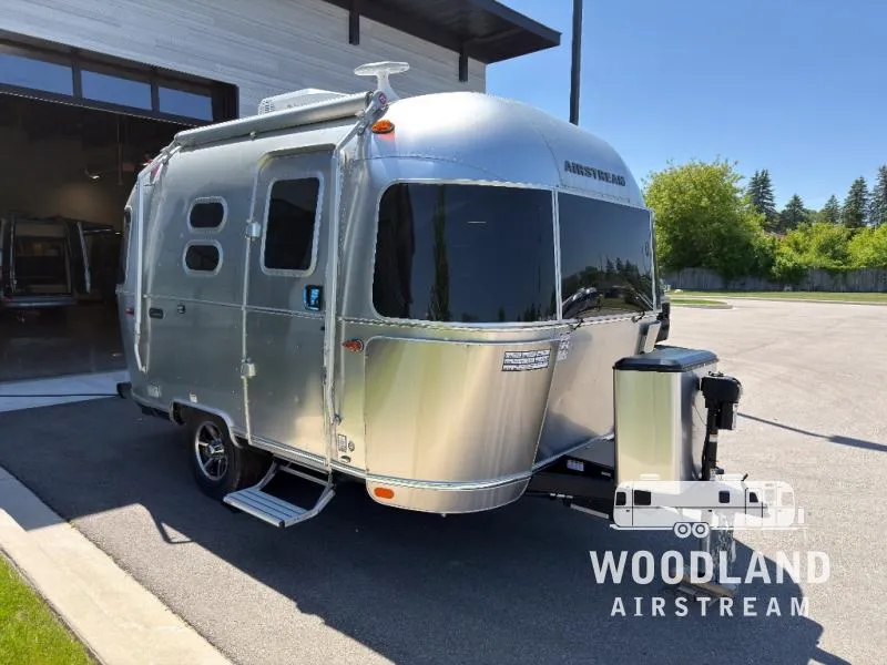 2025 Airstream Caravel 16RB - Photo 2