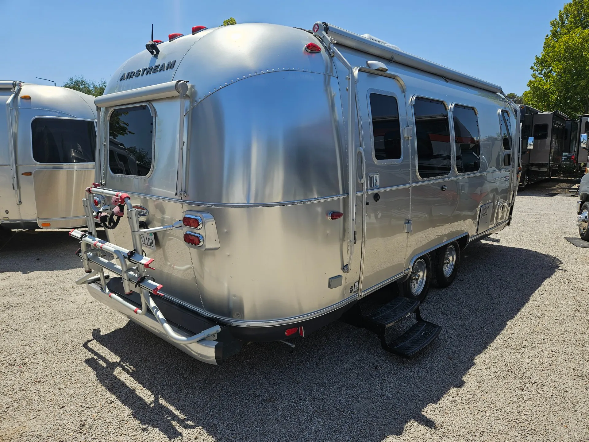 2016 Airstream International Serenity 19 - Photo 3