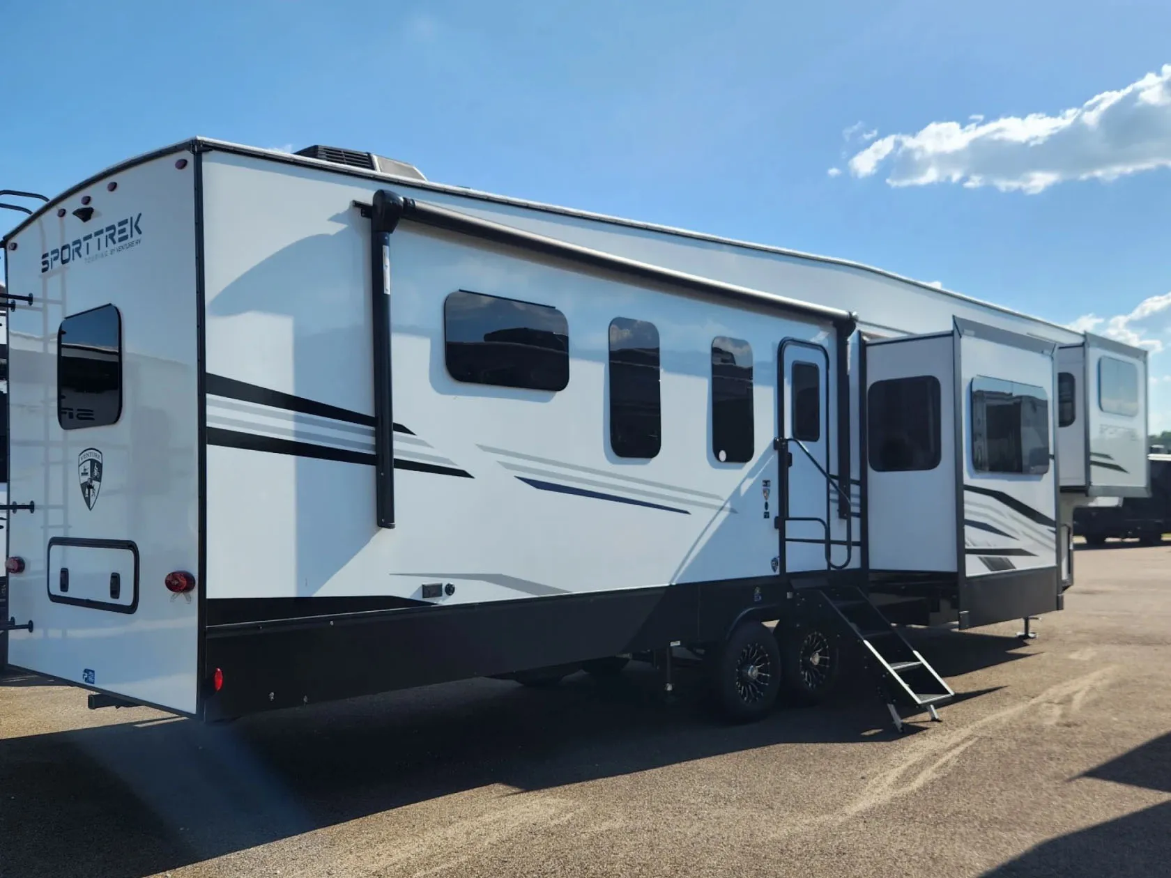 2026 Venture RV SportTrek 5 Touring Edition STTF365VFL - Photo 4