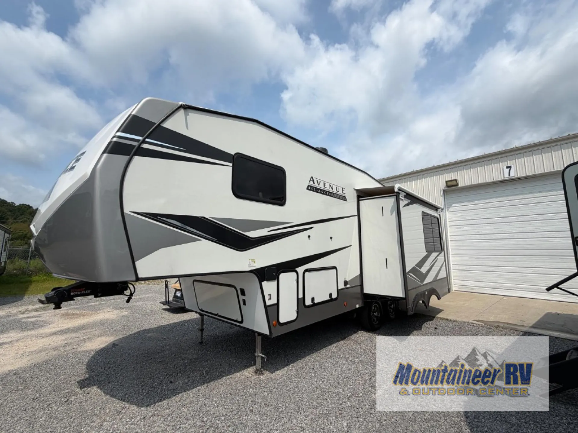 2023 Alliance RV Avenue 26RD - Photo 4