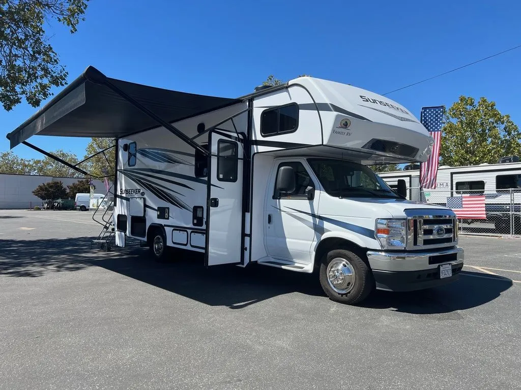 2024 Forest River Sunseeker 2440DS - Photo 2