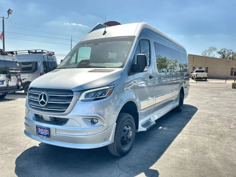 2027 Grech RV Strada-ion New    AWD LOUNGE-ION - Photo 4