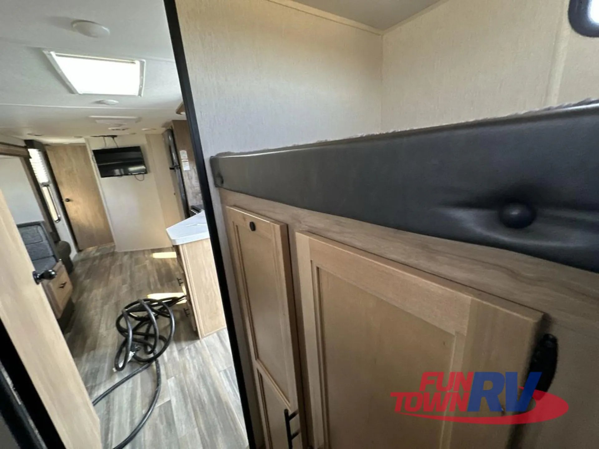 2022 CrossRoads Sunset Trail Super Lite 299QB - Photo 3