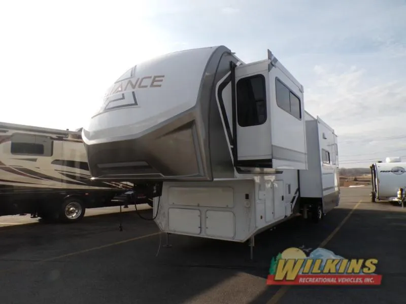 2025 Alliance RV Paradigm 385FL - Photo 3