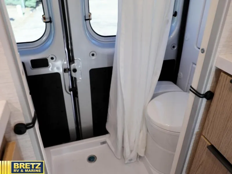 2027 Thor Motor Coach Rize 18M - Photo 3