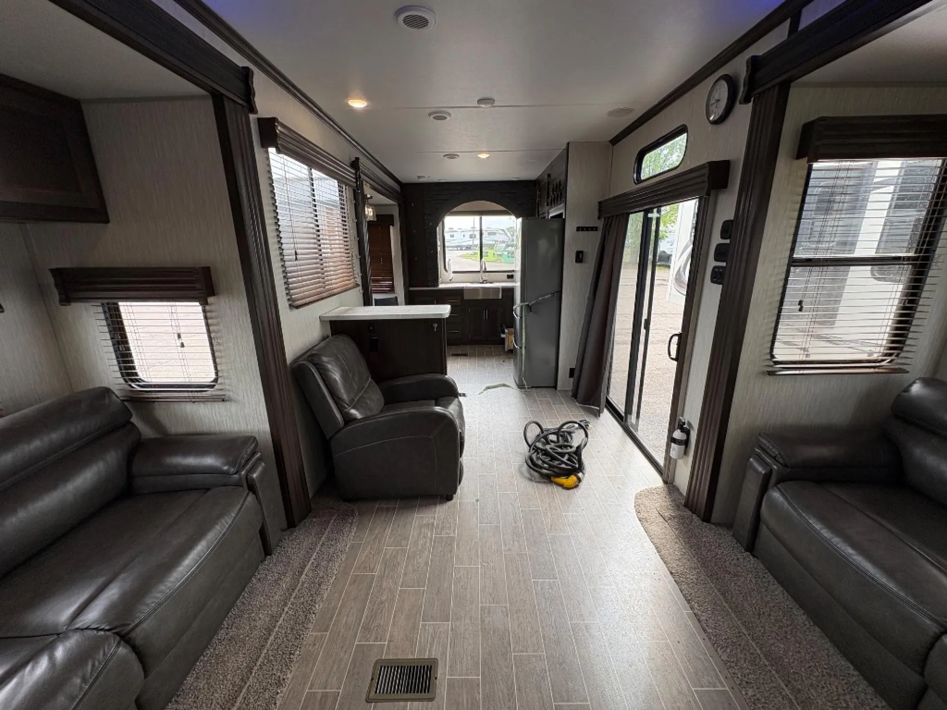 2020 Forest River Cherokee 39CL — Photo 7