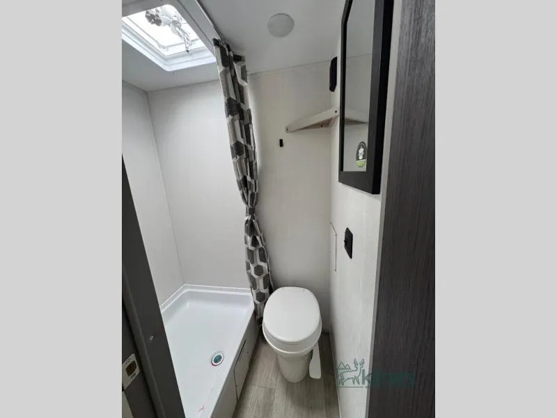 2027 Coachmen Catalina Summit Series 7 164BHX - Photo 3
