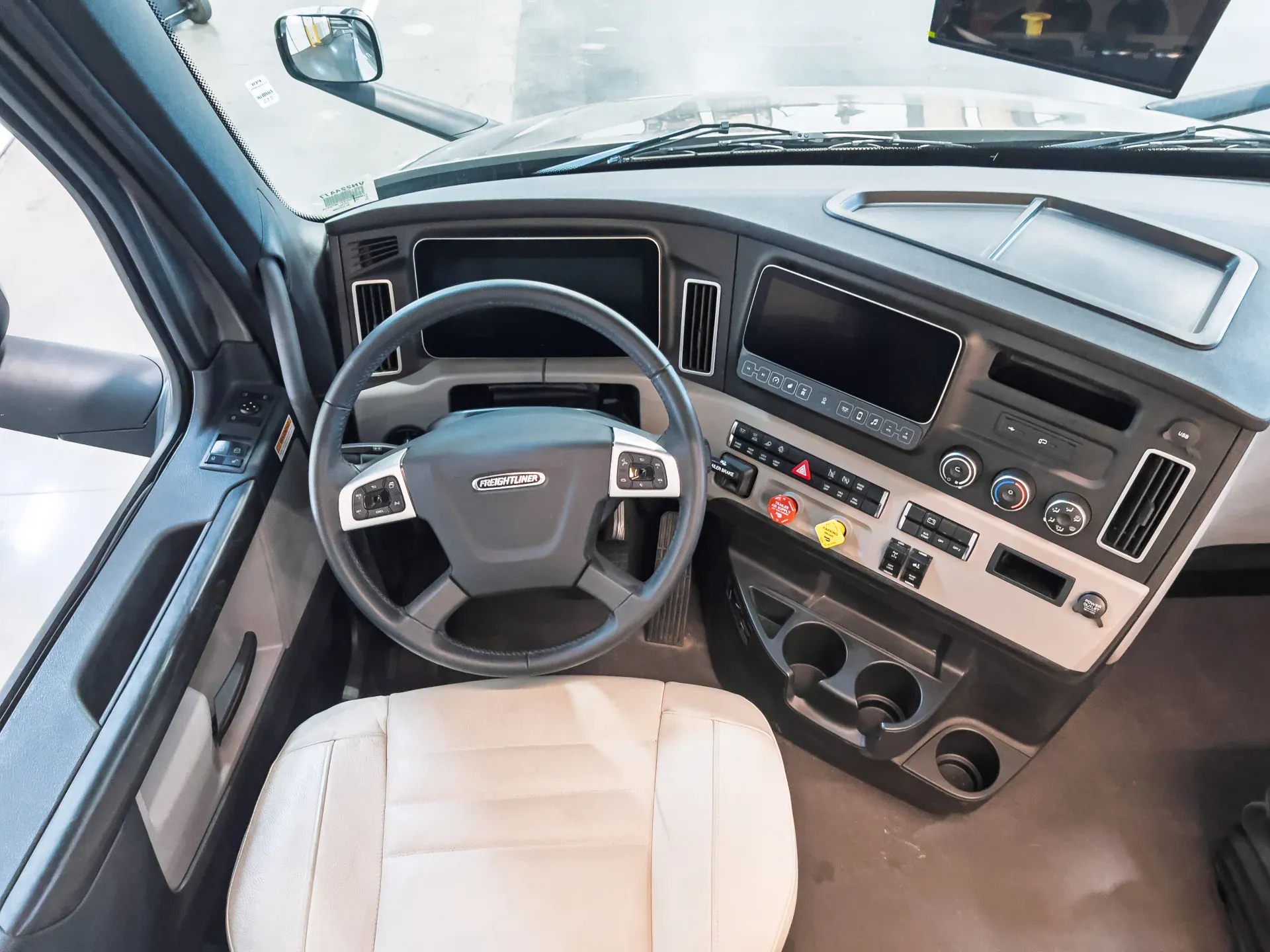 2026 Entegra Coach Centurion 39K - Photo 3