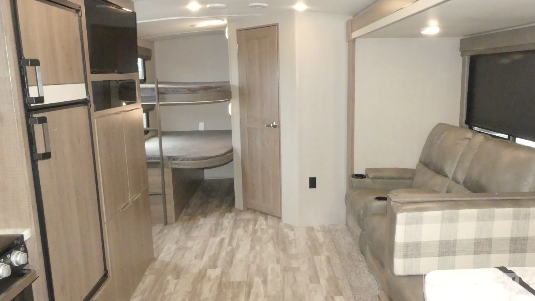 2020 Grand Design Imagine 2800BH - Photo 3