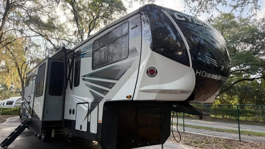 2021 Heartland Cyclone 4006 - Photo 2