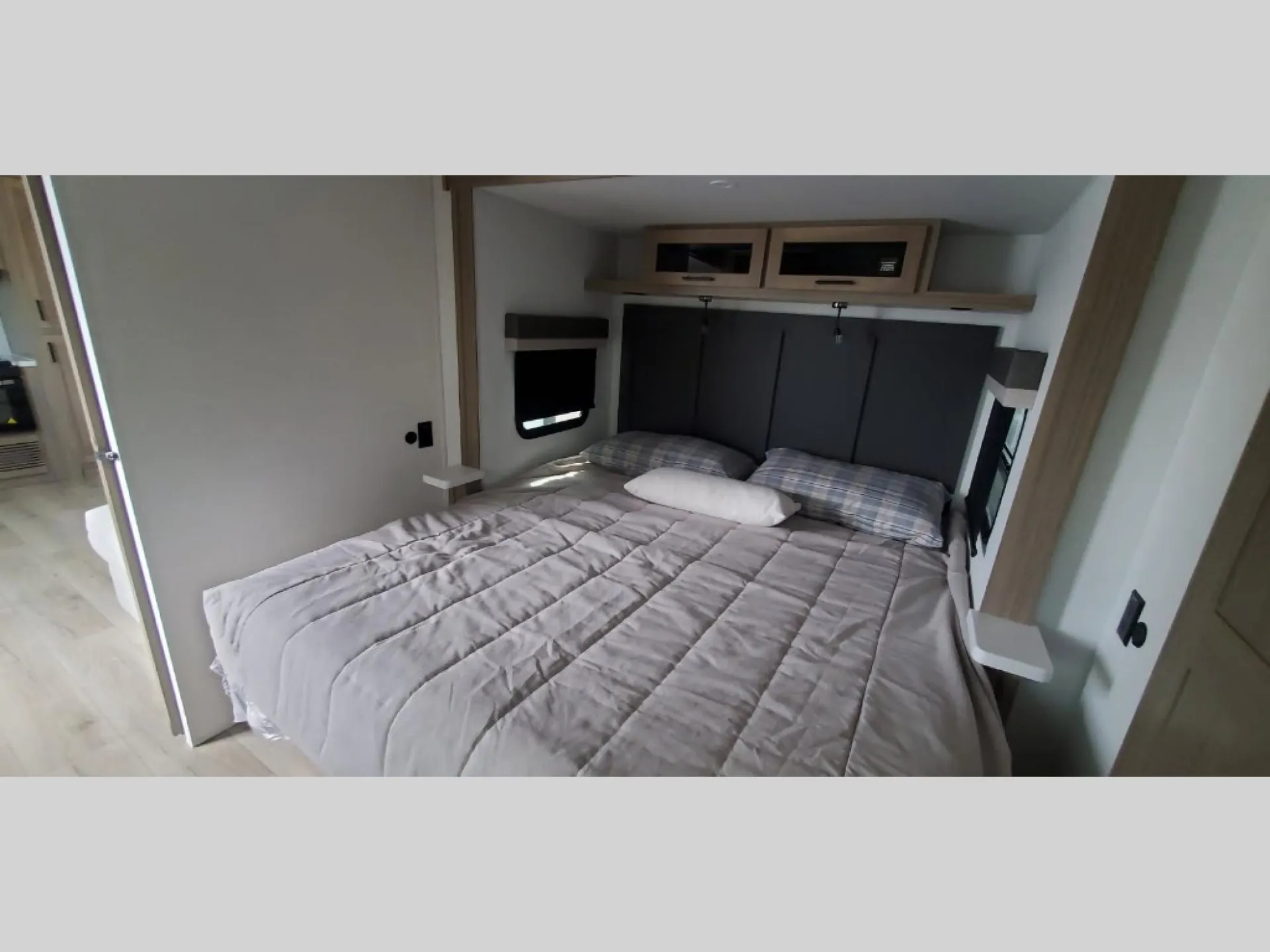 2027 Forest River Rockwood Ultra Lite 2711RK — Photo 5