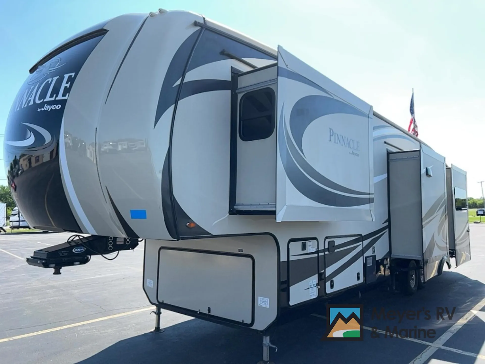 2017 Jayco Pinnacle 36RSQS - Photo 3