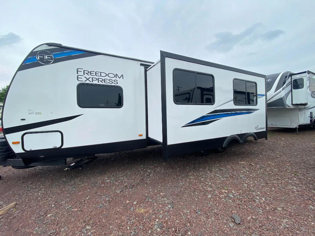 2024 Coachmen Freedom Express Select 29SE, Photos photo 6