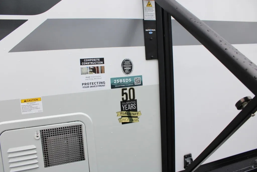 2026 Forest River Flagstaff Micro Lite 25BSDS — Photo 6