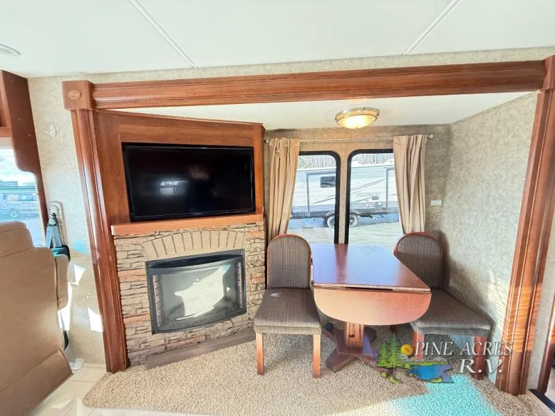 2015 Forest River RV Georgetown XL Used    378TSF GAS (Only 21,134 KM) - Photo 4