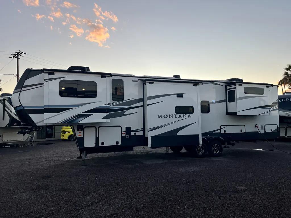 2021 Keystone Montana 3763BP, Photos photo 19