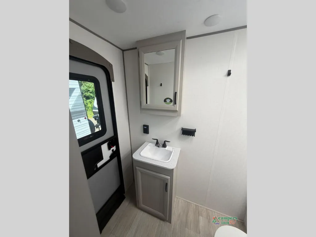 2027 Coachmen Catalina Legacy Edition 333DBDSCK, Photos photo 42