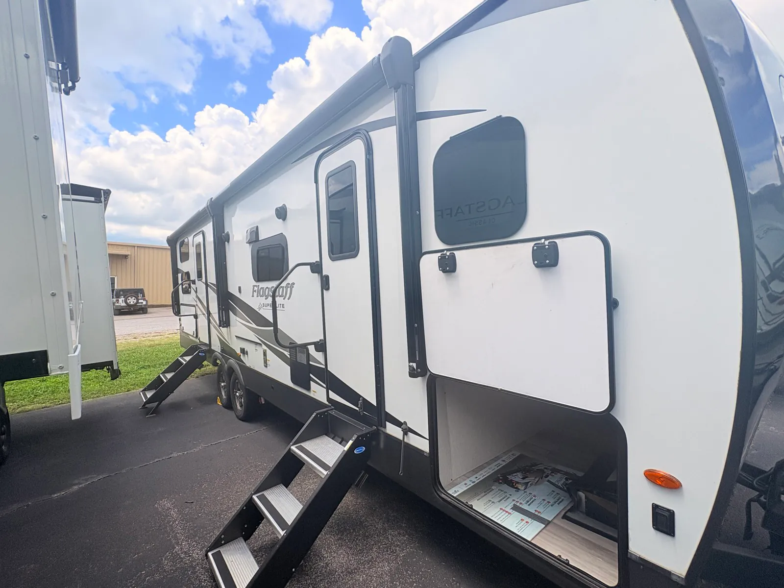 2023 Forest River Flagstaff Super Lite 27BHWS — Photo 6