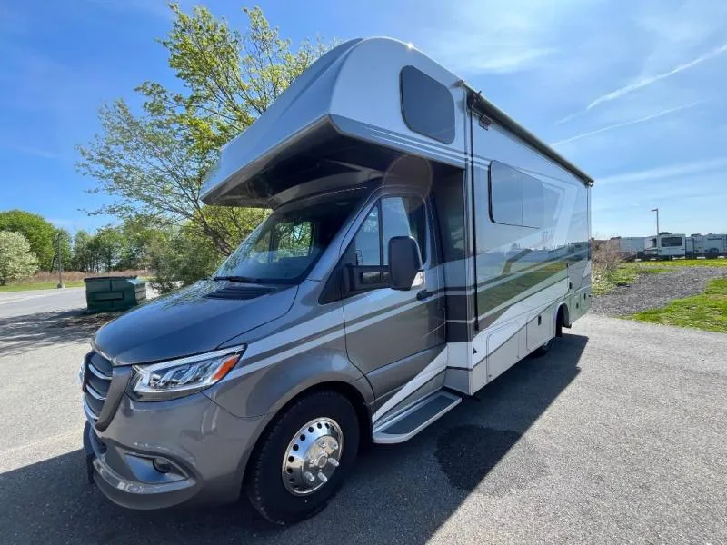 2026 Entegra Coach Qwest SE 24L - Photo 4