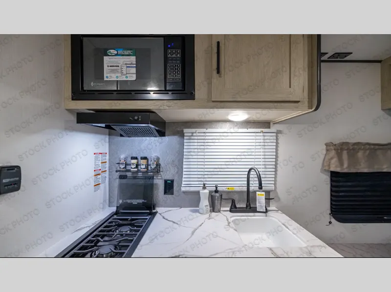 2027 Shasta Compact 16BH - Photo 4